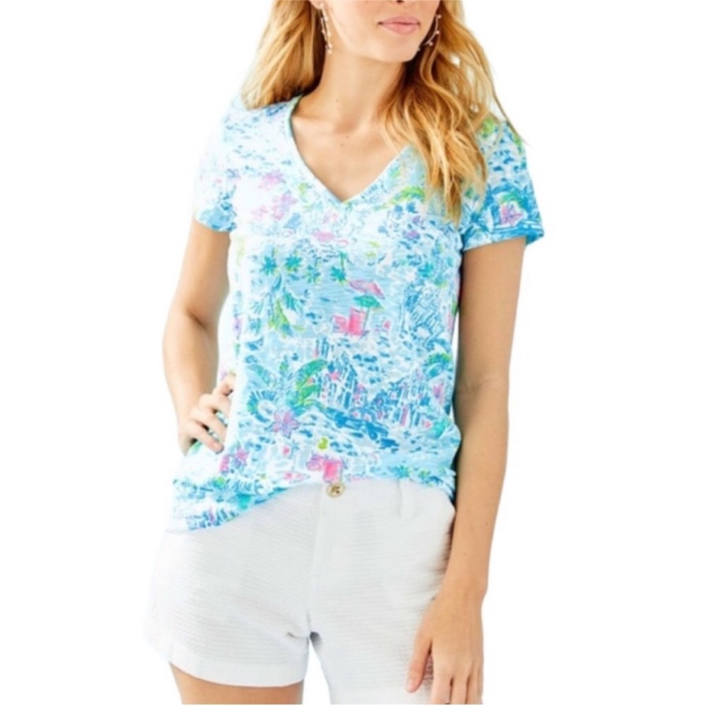 Lilly Pulitzer Etta “What A Lovely Place” Print V-Neck Tee